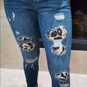 Judy Blue Distressed Leopard print jeans, size 13/31